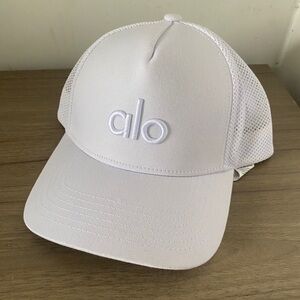 Alo Yoga District Trucker Hat